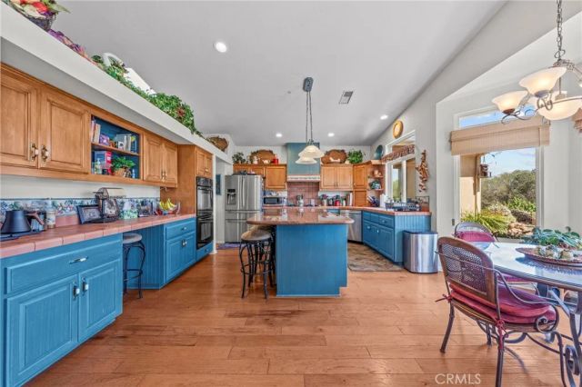 349 Puerta De Lomas, Fallbrook, CA 92028