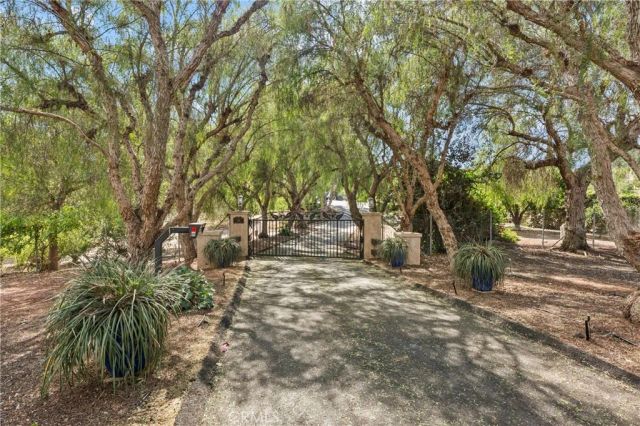 349 Puerta De Lomas, Fallbrook, CA 92028