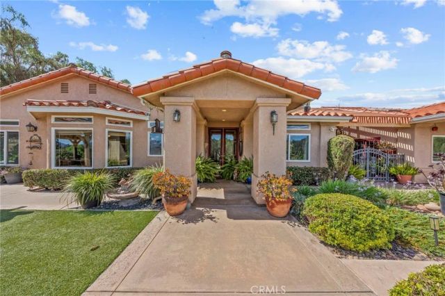 349 Puerta De Lomas, Fallbrook, CA 92028