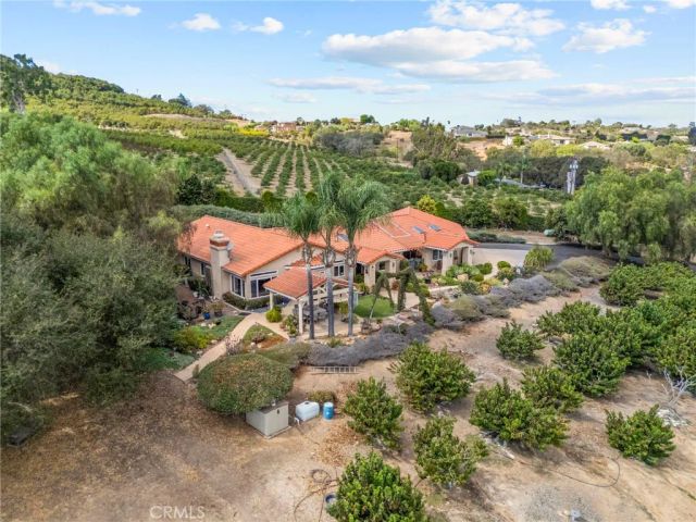 349 Puerta De Lomas, Fallbrook, CA 92028