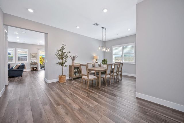 1176 Wadsworth Cir, Roseville, CA 95747