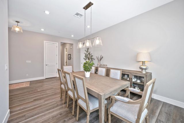 1176 Wadsworth Cir, Roseville, CA 95747