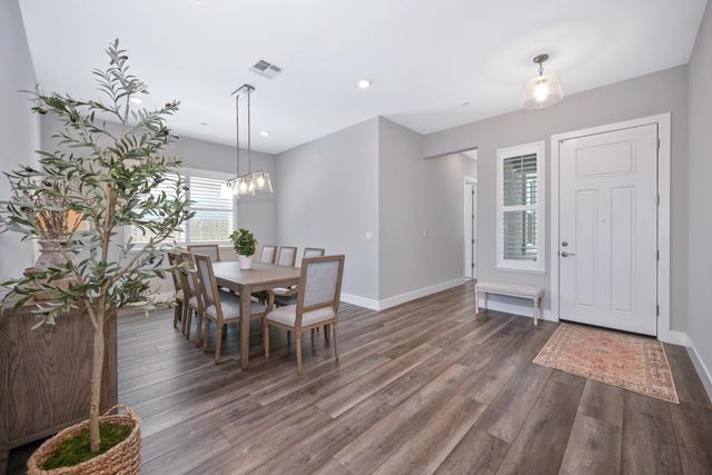 1176 Wadsworth Cir, Roseville, CA 95747