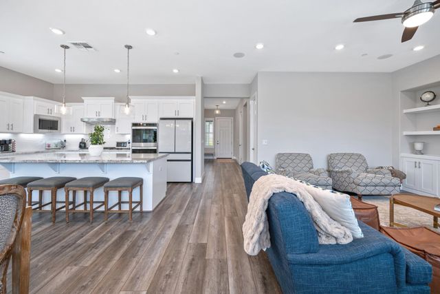 1176 Wadsworth Cir, Roseville, CA 95747