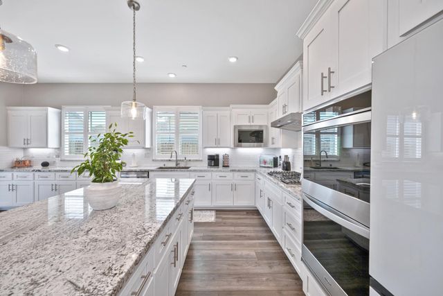1176 Wadsworth Cir, Roseville, CA 95747