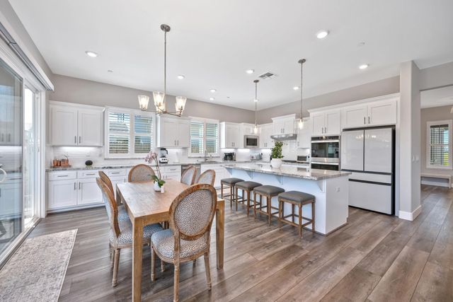 1176 Wadsworth Cir, Roseville, CA 95747