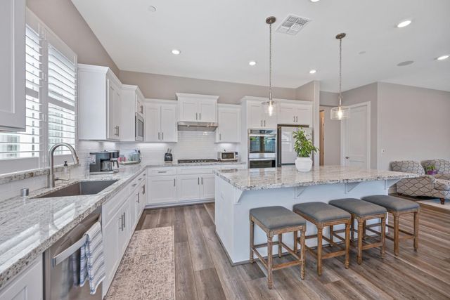 1176 Wadsworth Cir, Roseville, CA 95747