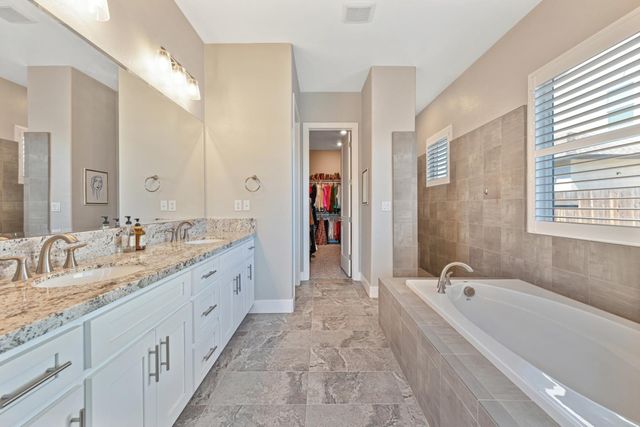1176 Wadsworth Cir, Roseville, CA 95747