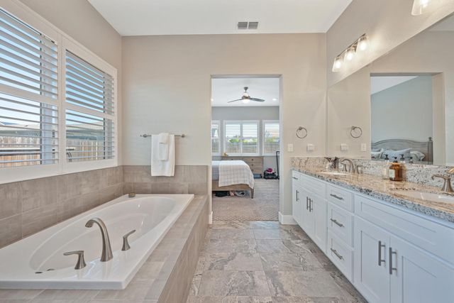 1176 Wadsworth Cir, Roseville, CA 95747