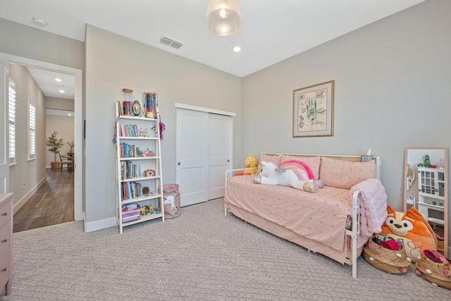 1176 Wadsworth Cir, Roseville, CA 95747