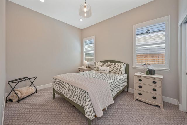 1176 Wadsworth Cir, Roseville, CA 95747