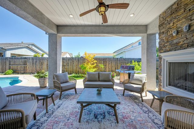 1176 Wadsworth Cir, Roseville, CA 95747