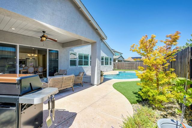 1176 Wadsworth Cir, Roseville, CA 95747