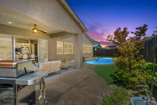 1176 Wadsworth Cir, Roseville, CA 95747