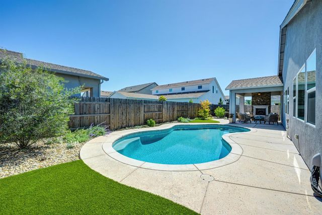 1176 Wadsworth Cir, Roseville, CA 95747