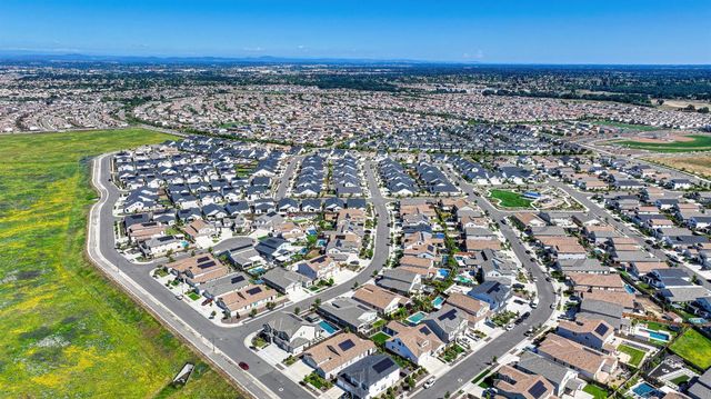 1176 Wadsworth Cir, Roseville, CA 95747
