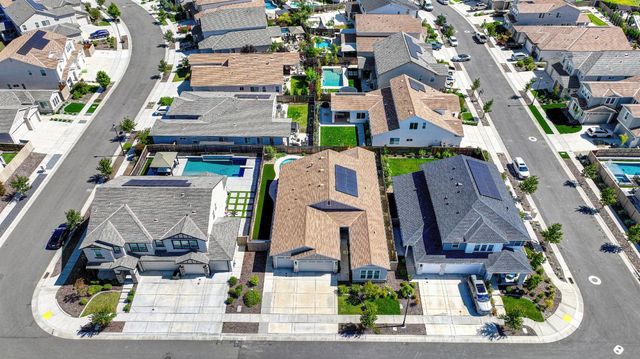 1176 Wadsworth Cir, Roseville, CA 95747