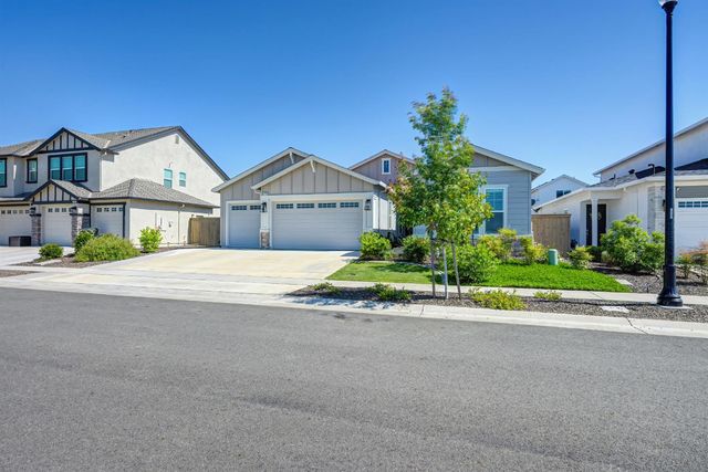 1176 Wadsworth Cir, Roseville, CA 95747