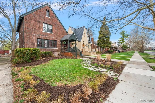 463 Lakewood Street, Detroit, MI 48215