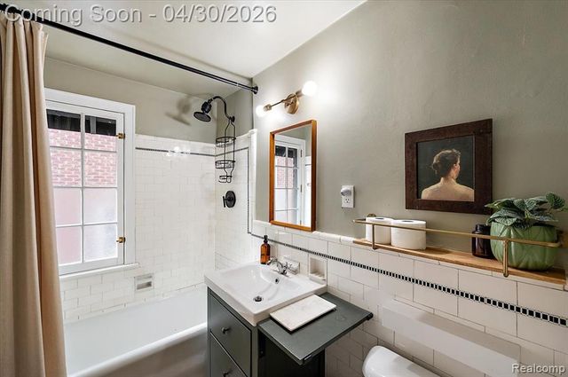 463 Lakewood Street, Detroit, MI 48215