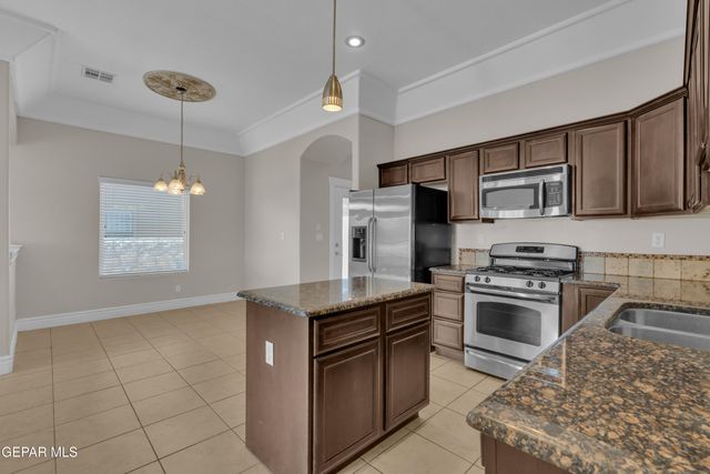 2640 SNOWY ROCK Place, El Paso, TX 79938