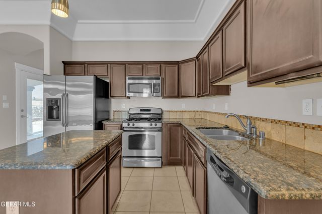 2640 SNOWY ROCK Place, El Paso, TX 79938