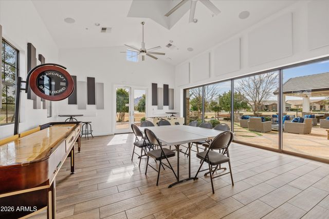 7002 S PORTLAND Avenue, Gilbert, AZ 85298