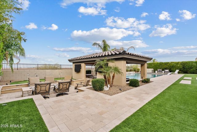 7002 S PORTLAND Avenue, Gilbert, AZ 85298