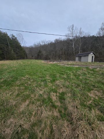 1922 St Rt 136, Manchester, OH 45144