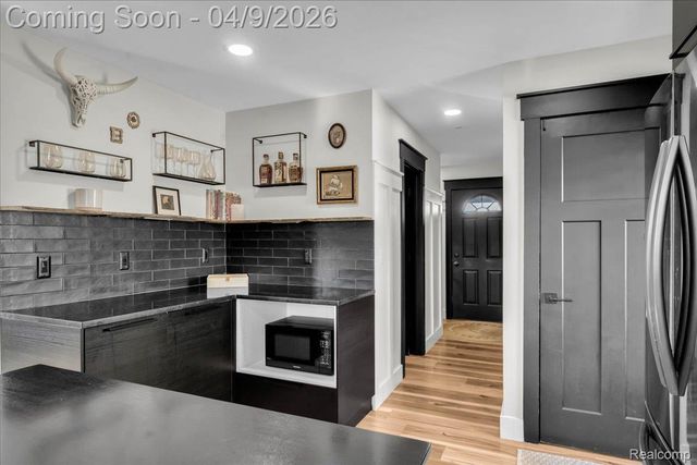 410 Stratford Road, Ferndale, MI 48220