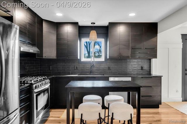 410 Stratford Road, Ferndale, MI 48220