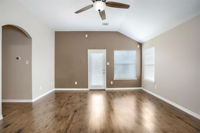 7819 Summerdale Drive, Rosenberg, TX 77469