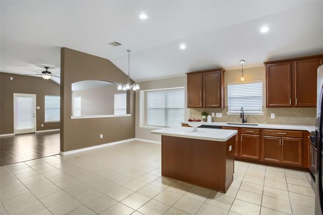 7819 Summerdale Drive, Rosenberg, TX 77469