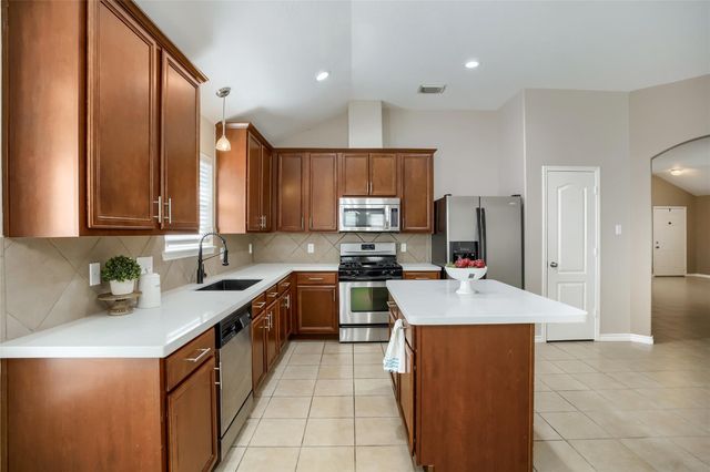 7819 Summerdale Drive, Rosenberg, TX 77469