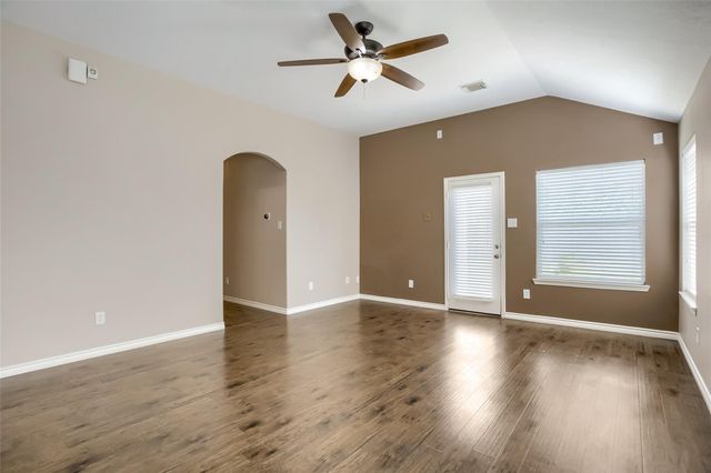 7819 Summerdale Drive, Rosenberg, TX 77469