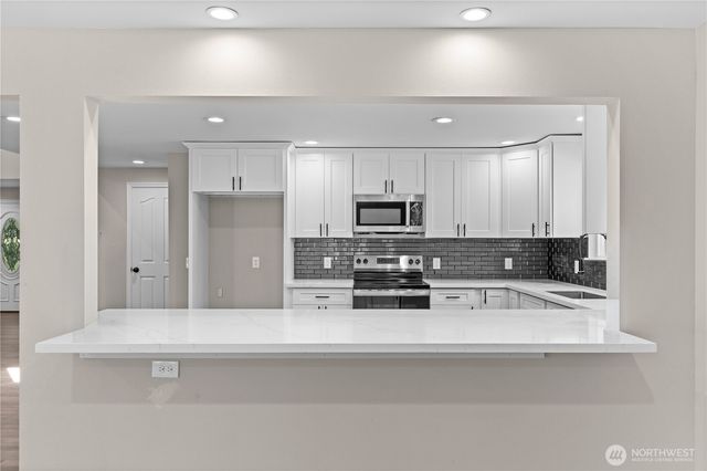 3909 Northshore Boulevard NE, Tacoma, WA 98422