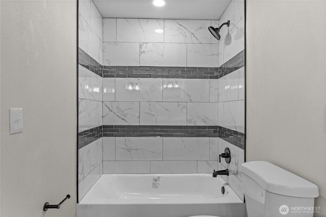 3909 Northshore Boulevard NE, Tacoma, WA 98422