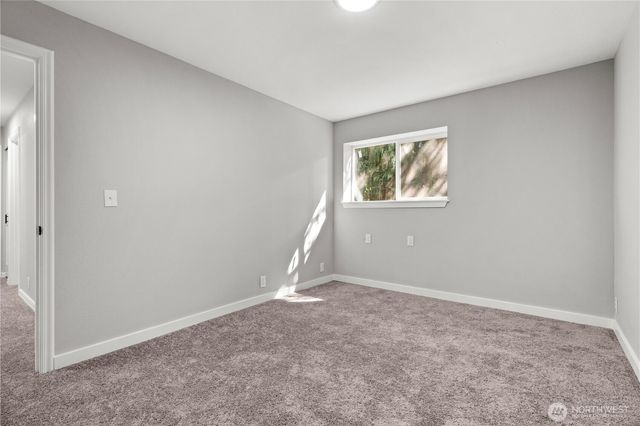3909 Northshore Boulevard NE, Tacoma, WA 98422