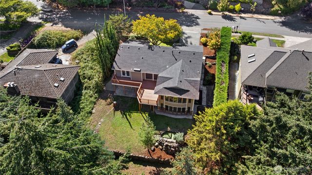 3909 Northshore Boulevard NE, Tacoma, WA 98422
