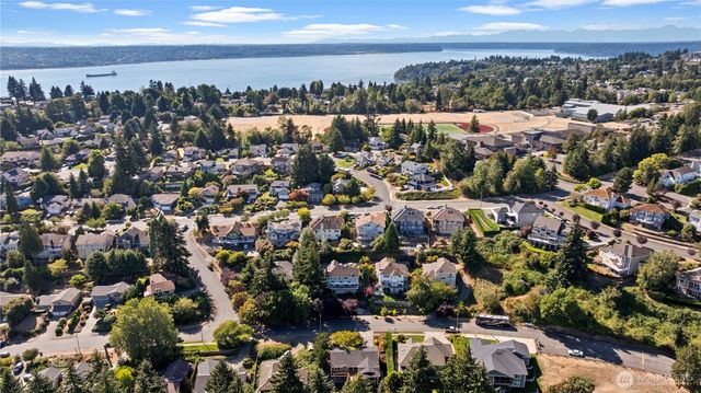 3909 Northshore Boulevard NE, Tacoma, WA 98422