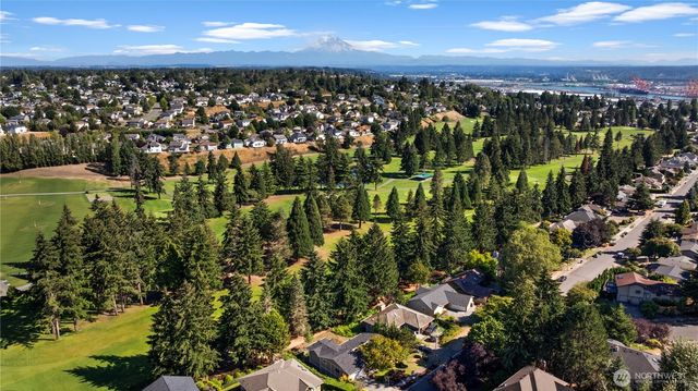 3909 Northshore Boulevard NE, Tacoma, WA 98422