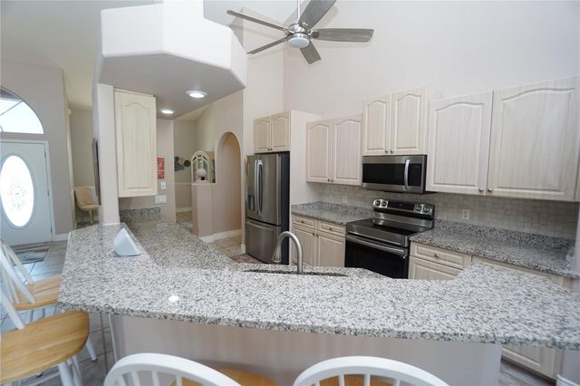 13029 SW KINGSWAY CIRCLE, Lake Suzy, FL 34269