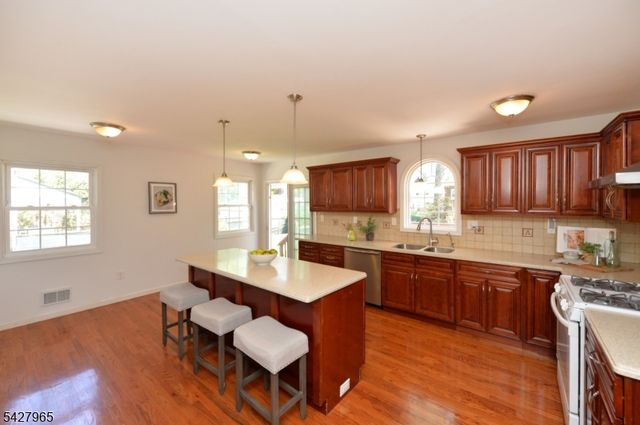 1641 Ardsley Ct, Teaneck Twp., NJ 07666