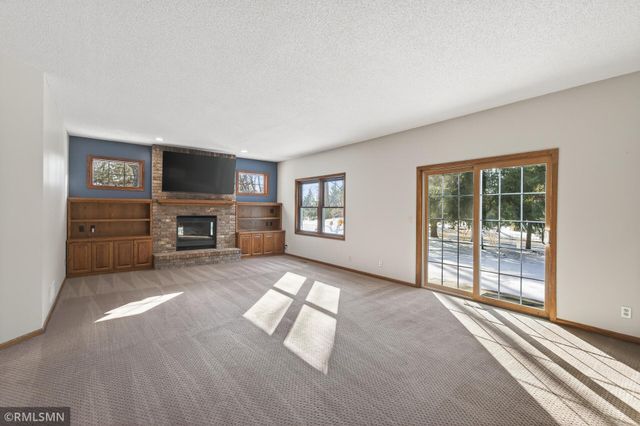 10005 Antrim Court, Woodbury, MN 55129