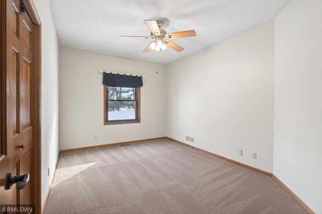 10005 Antrim Court, Woodbury, MN 55129