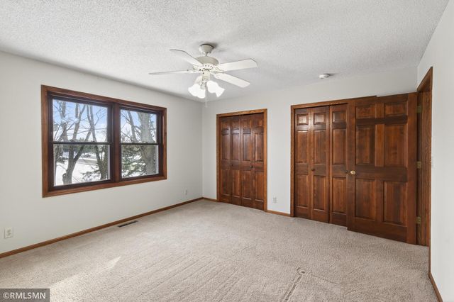 10005 Antrim Court, Woodbury, MN 55129