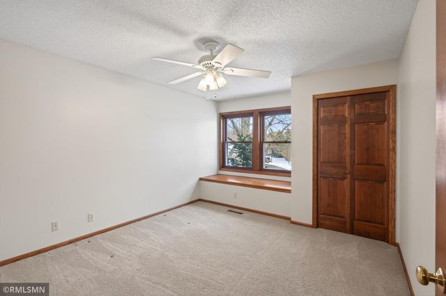 10005 Antrim Court, Woodbury, MN 55129