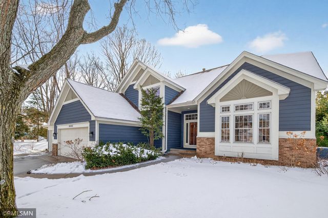 10005 Antrim Court, Woodbury, MN 55129