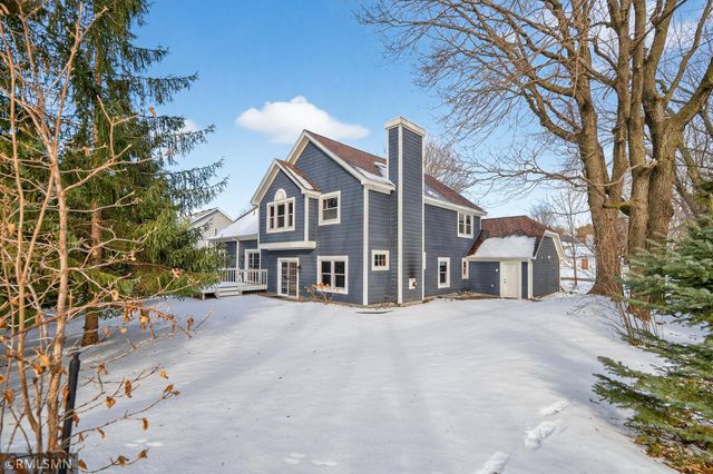 10005 Antrim Court, Woodbury, MN 55129