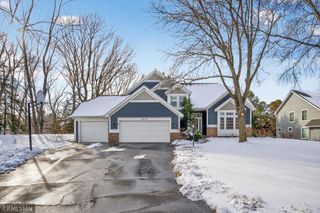 10005 Antrim Court, Woodbury, MN 55129